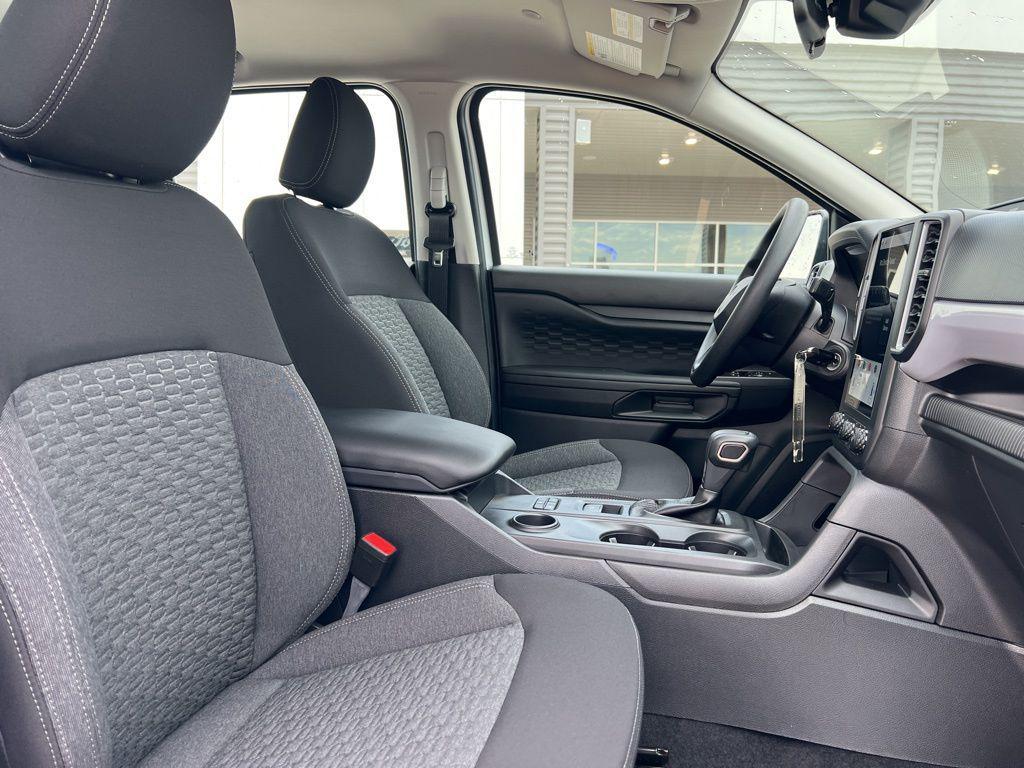 new 2025 Ford Ranger car, priced at $33,648