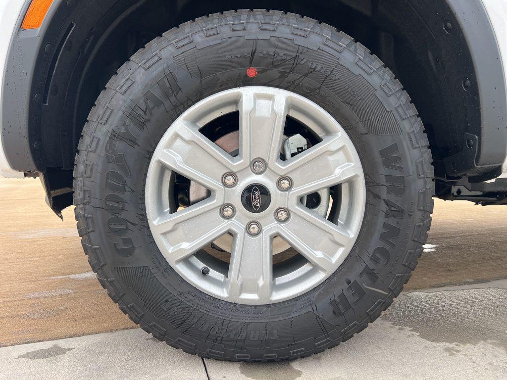 new 2025 Ford Ranger car, priced at $33,648