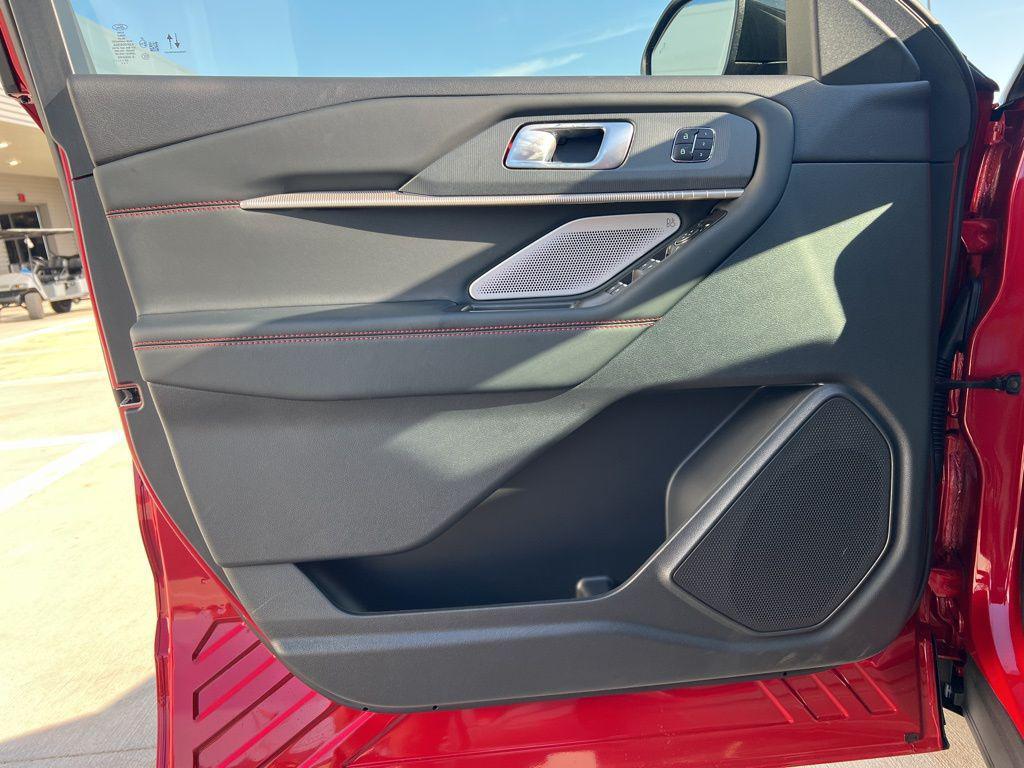 new 2025 Ford Explorer car, priced at $59,990