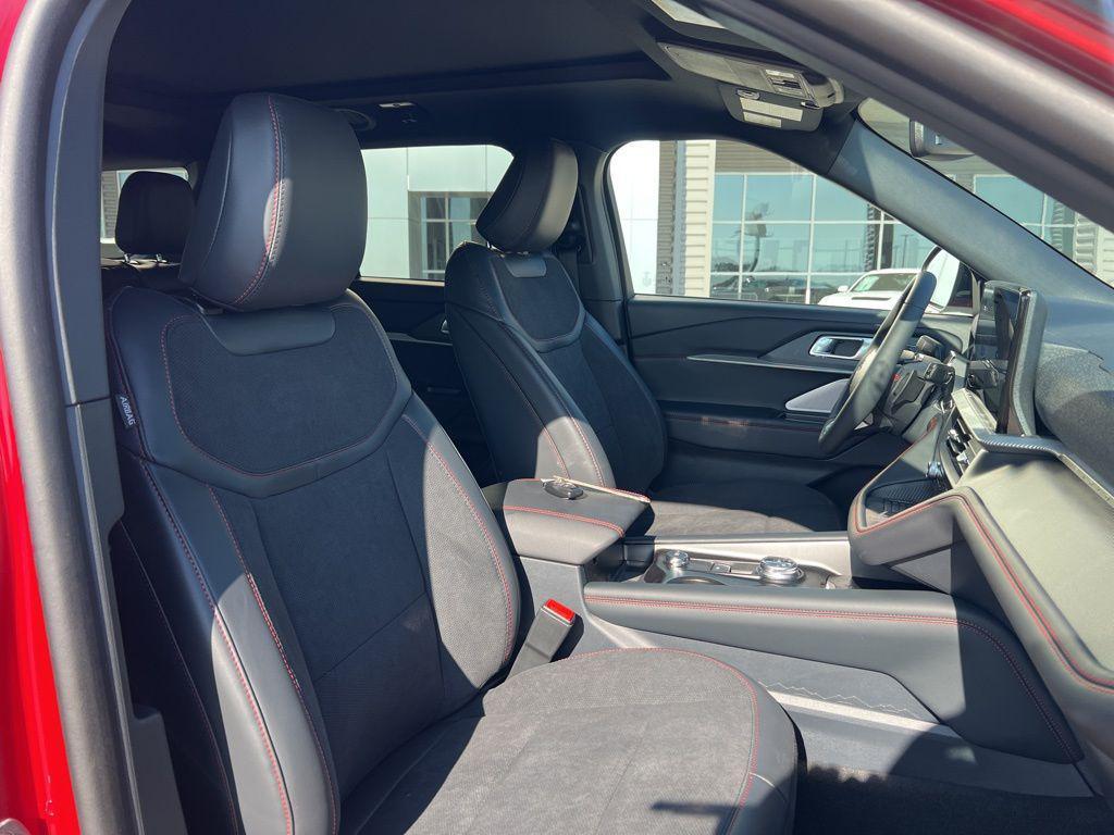 new 2025 Ford Explorer car, priced at $59,990