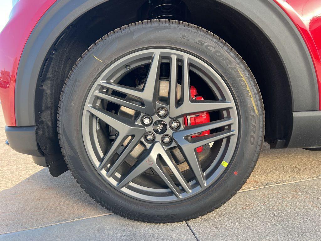 new 2025 Ford Explorer car, priced at $59,990