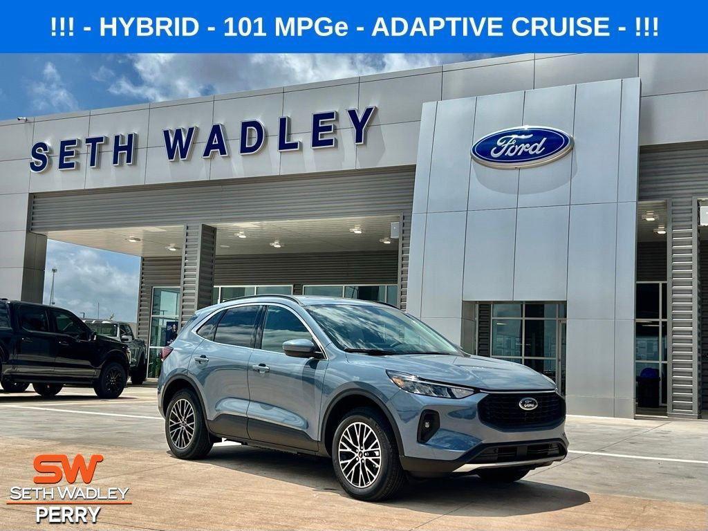 new 2025 Ford Escape PHEV car, priced at $30,387