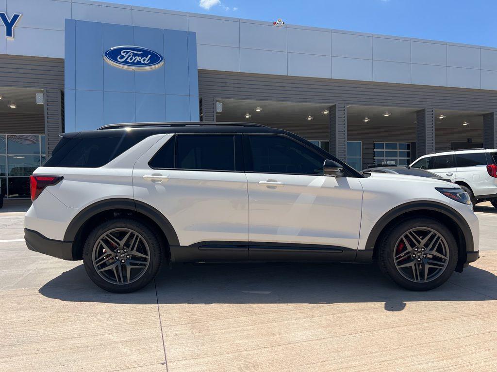 new 2025 Ford Explorer car, priced at $63,289