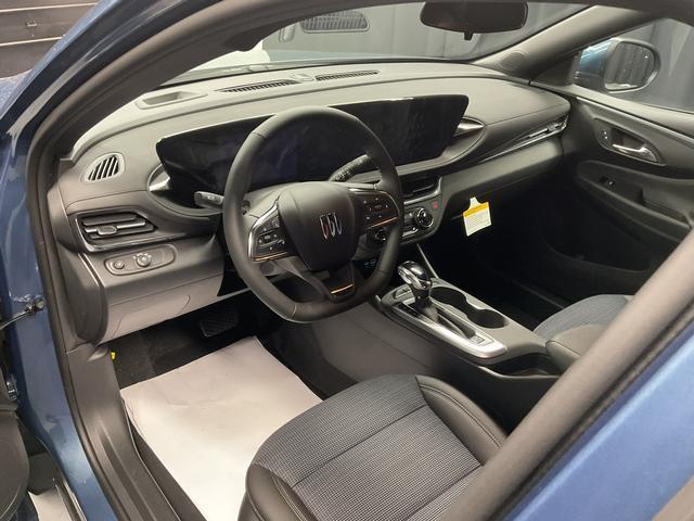 new 2025 Buick Envista car