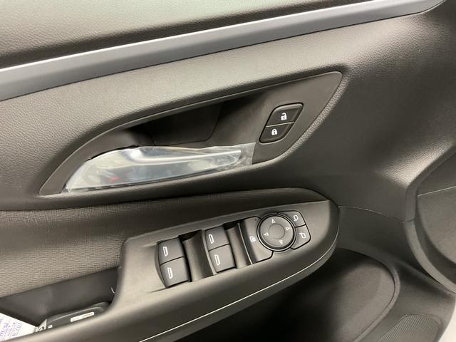 new 2025 Buick Envista car, priced at $22,950