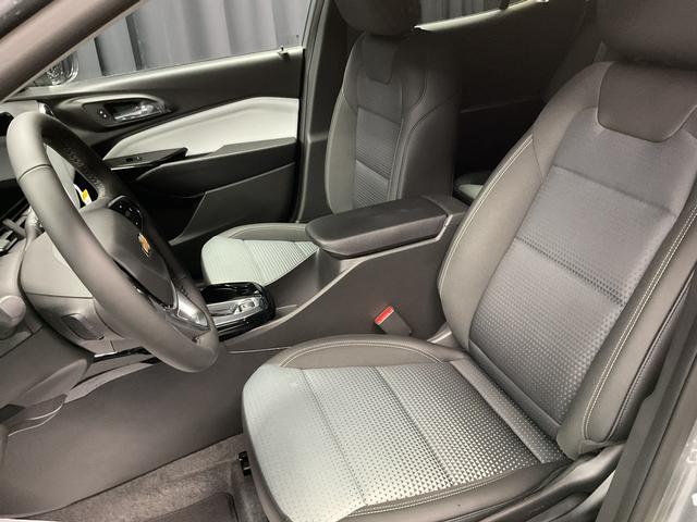 new 2025 Chevrolet Trax car, priced at $22,995