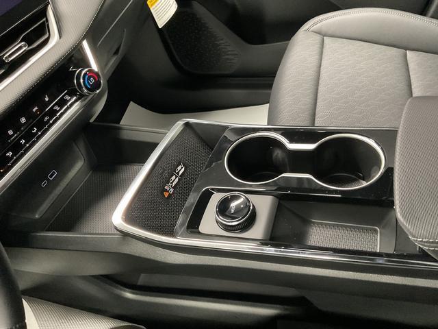 new 2026 Chevrolet Equinox car, priced at $29,900