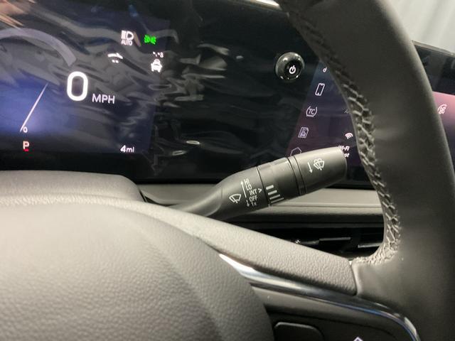 new 2025 Buick Envista car, priced at $26,139