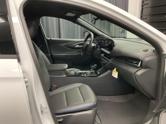 new 2025 Buick Envista car, priced at $26,329