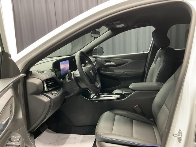 new 2025 Buick Envista car, priced at $26,329