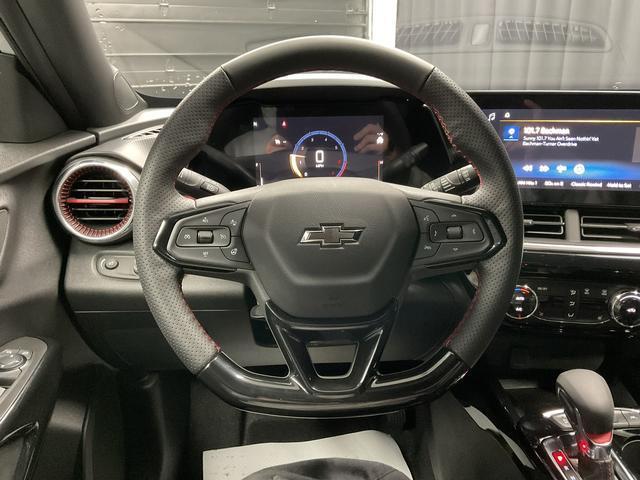 new 2025 Chevrolet Trax car, priced at $25,800