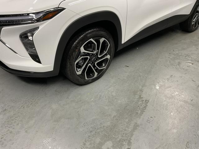new 2025 Chevrolet Trax car, priced at $25,800