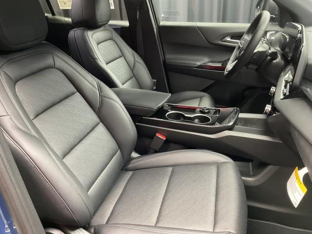 new 2026 Chevrolet Equinox car, priced at $32,454