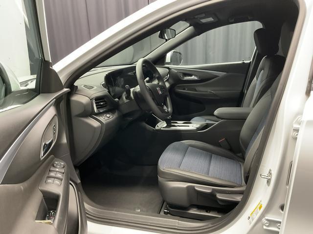 new 2025 Buick Envista car, priced at $22,950