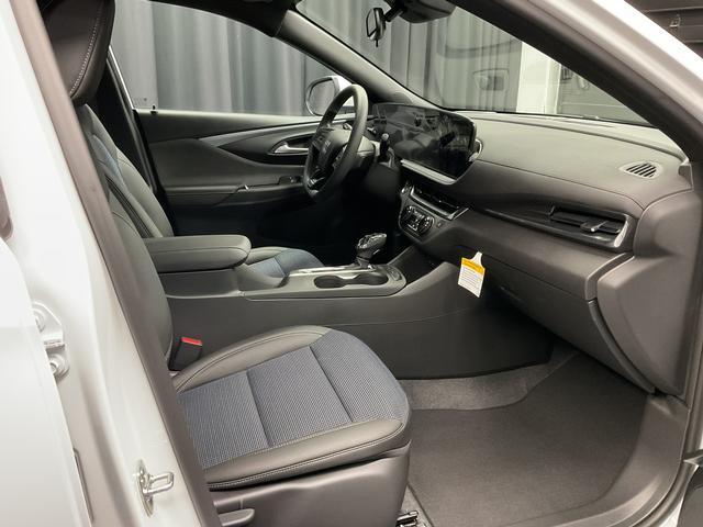 new 2025 Buick Envista car, priced at $22,950