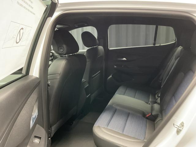 new 2025 Buick Envista car, priced at $22,950