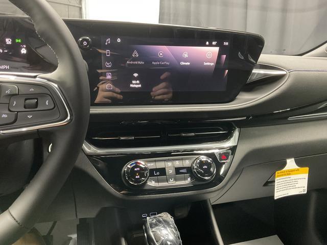 new 2025 Buick Envista car, priced at $25,800