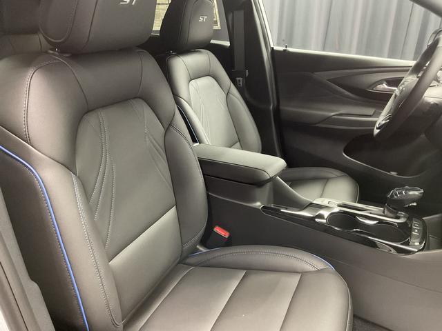 new 2025 Buick Envista car, priced at $25,800
