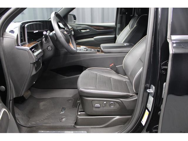 used 2023 Cadillac Escalade ESV car, priced at $73,550