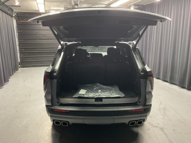 new 2026 Chevrolet Traverse car, priced at $43,186