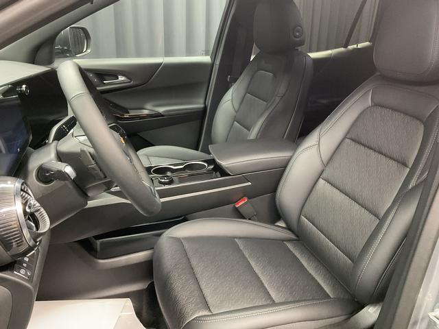 new 2026 Chevrolet Equinox car, priced at $25,990