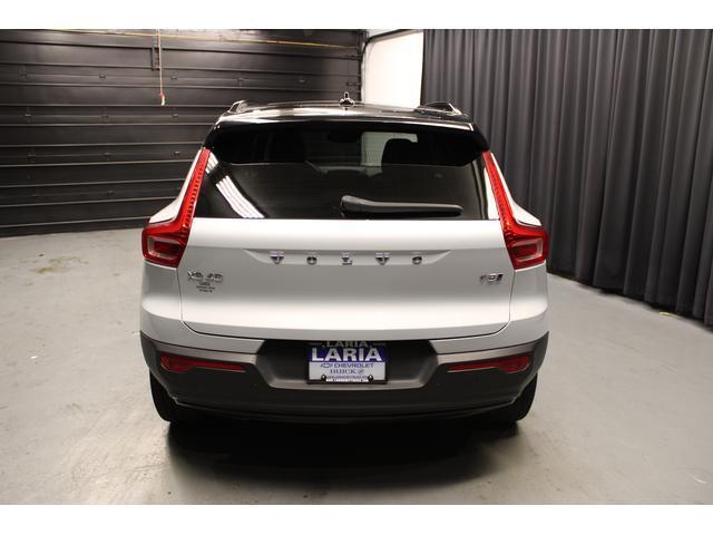 used 2021 Volvo XC40 car, priced at $25,950