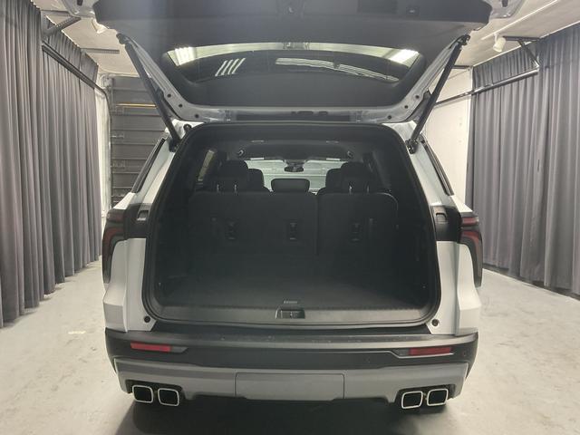 new 2025 Chevrolet Traverse car, priced at $41,993