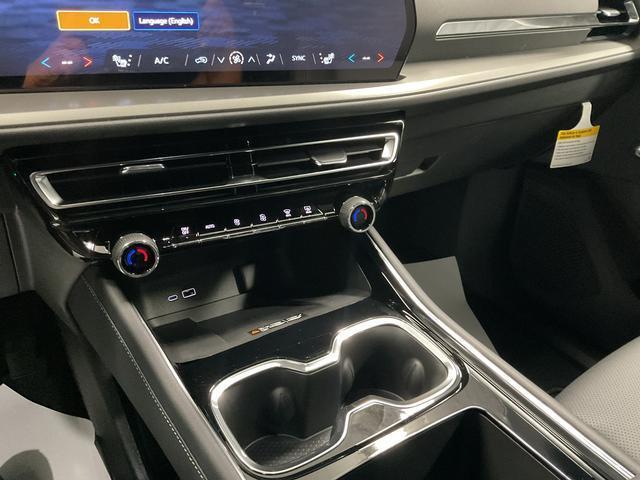 new 2025 Chevrolet Traverse car, priced at $41,993