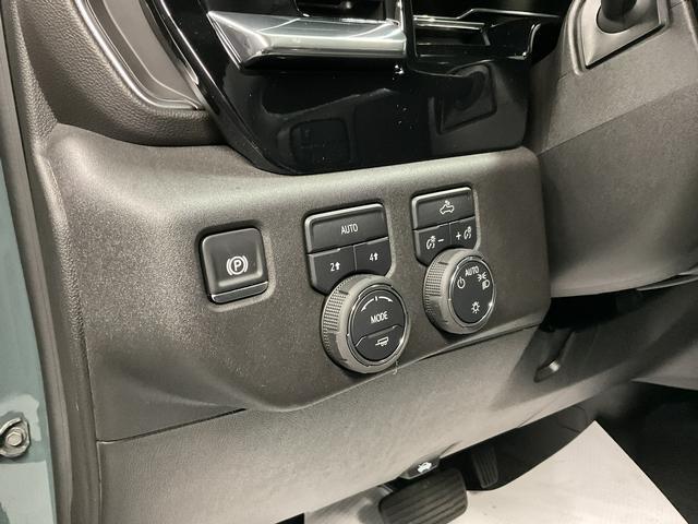 new 2025 Chevrolet Silverado 1500 car, priced at $40,650