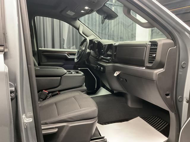 new 2025 Chevrolet Silverado 1500 car, priced at $39,990