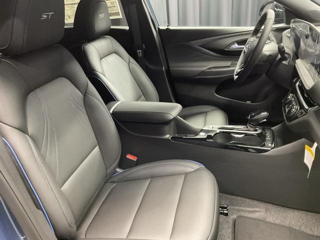 new 2025 Buick Envista car, priced at $26,250