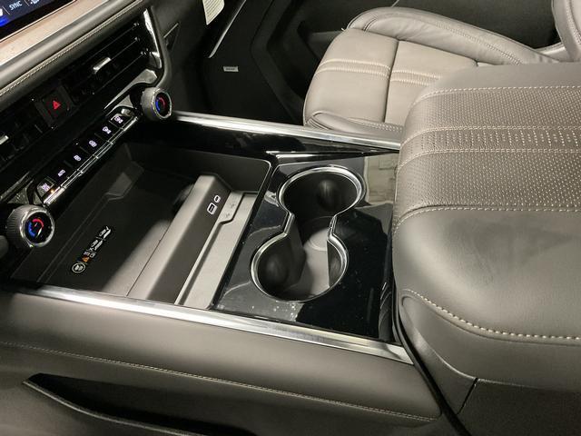 new 2025 Chevrolet Suburban car, priced at $88,350