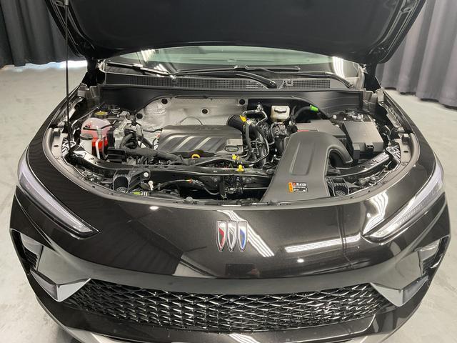 new 2025 Buick Envista car, priced at $27,995