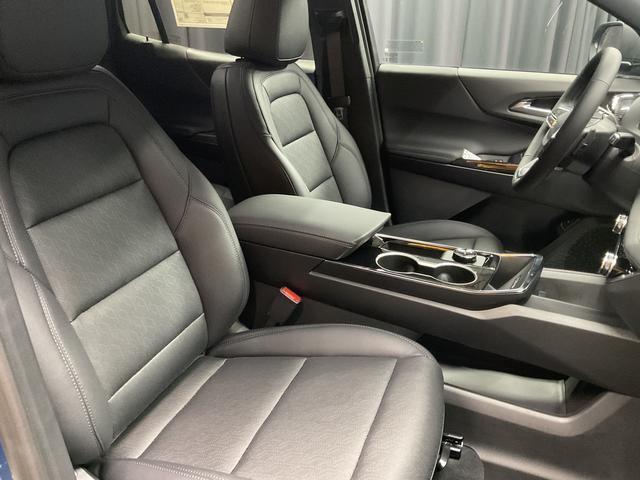 new 2026 Chevrolet Equinox car, priced at $29,900