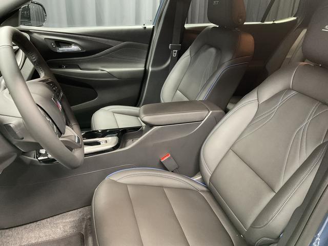 new 2025 Buick Envista car, priced at $26,749