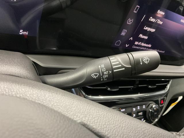new 2025 Buick Envista car, priced at $26,749