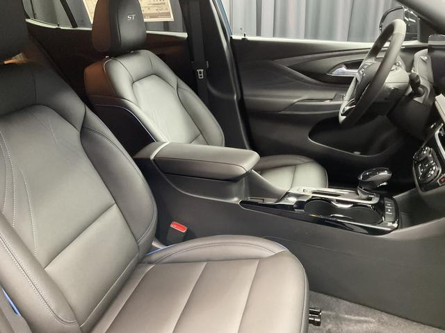 new 2025 Buick Envista car, priced at $26,749