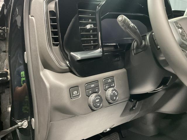 new 2025 Chevrolet Silverado 1500 car, priced at $39,990
