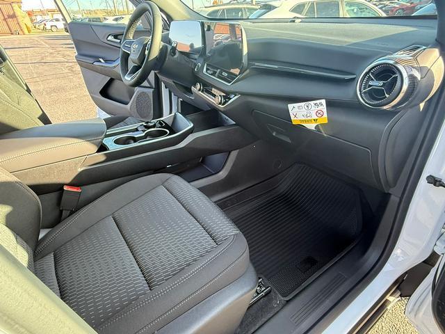 new 2026 Chevrolet Equinox car, priced at $27,319