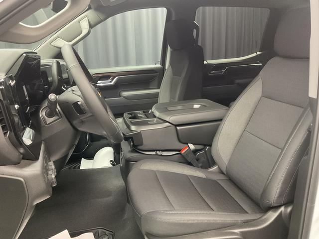new 2025 Chevrolet Silverado 1500 car, priced at $40,650