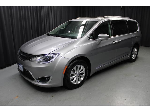 used 2017 Chrysler Pacifica car, priced at $11,950