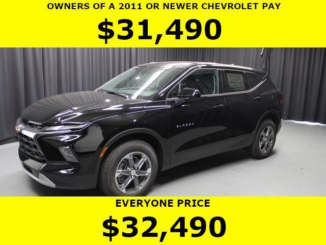 new 2025 Chevrolet Blazer car, priced at $32,490