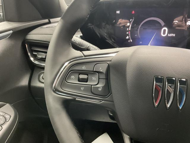 new 2025 Buick Envista car, priced at $26,139