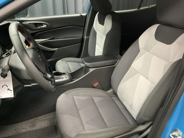 new 2025 Chevrolet Trax car, priced at $23,700