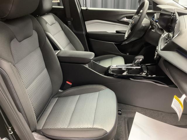 new 2025 Chevrolet Trax car, priced at $20,690