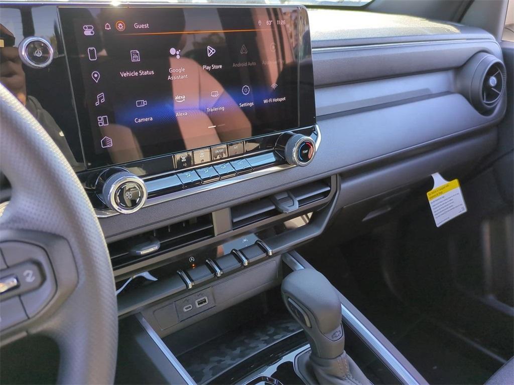 new 2025 Chevrolet Colorado car