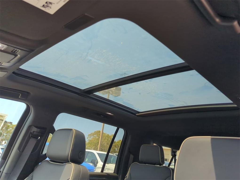 new 2025 Chevrolet Suburban car