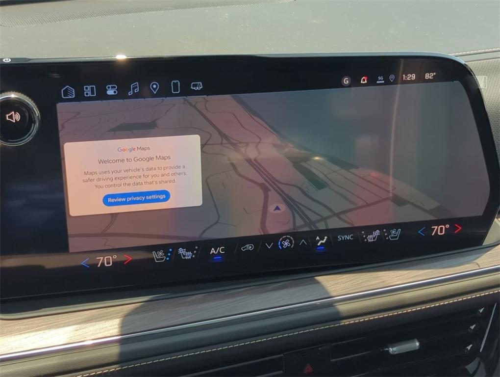 new 2025 Chevrolet Suburban car