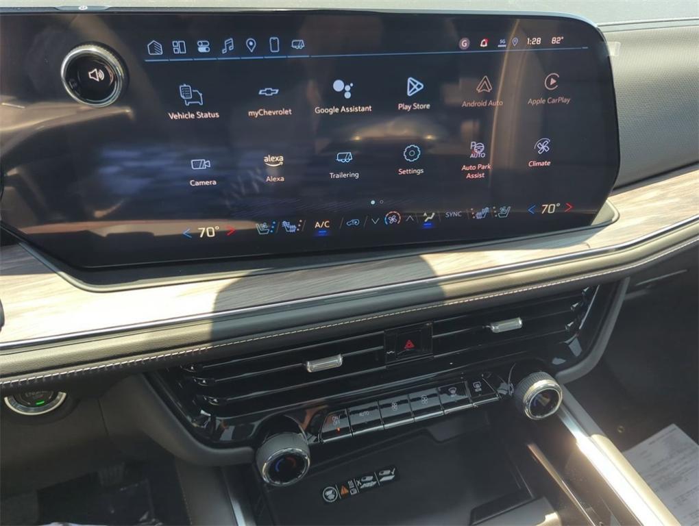 new 2025 Chevrolet Suburban car