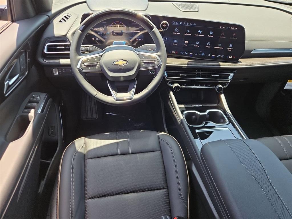 new 2025 Chevrolet Traverse car